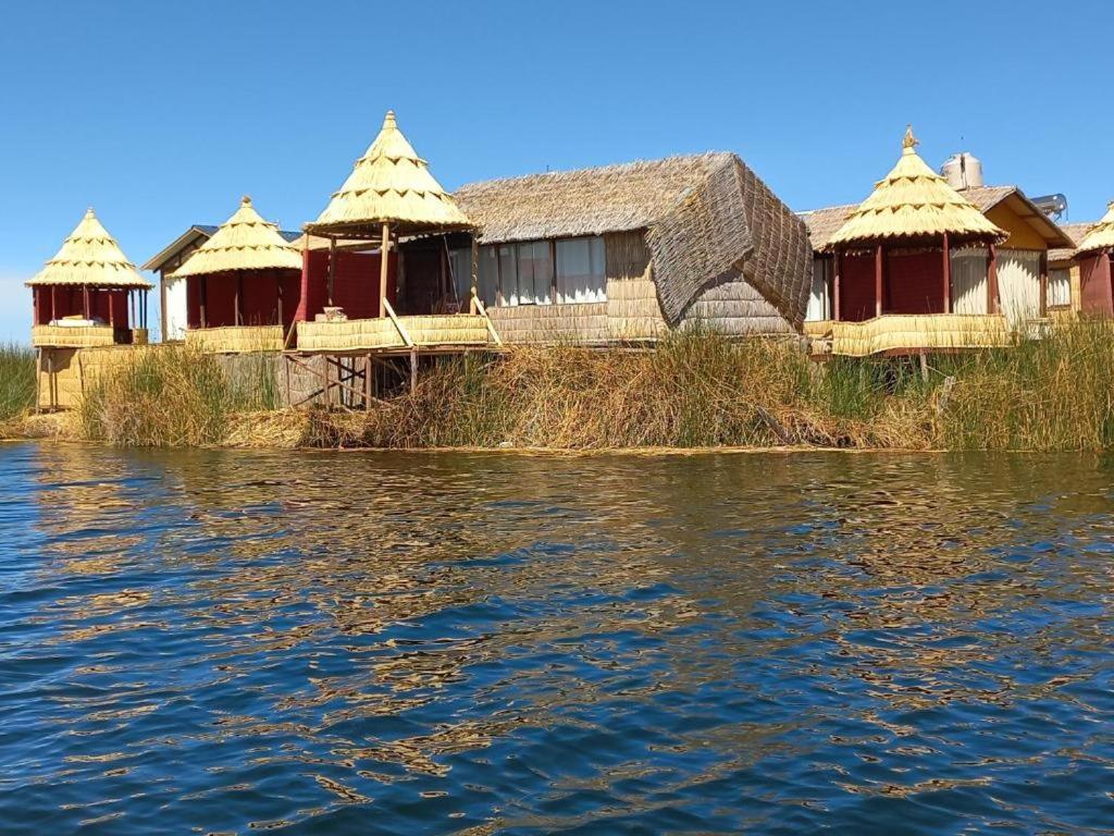 Uros Aruma-Uro On Uros Floating Islands Puno Exterior foto